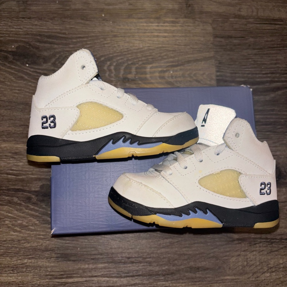 Jordan 5 A Ma Maniere Kids White and Black Sneakers